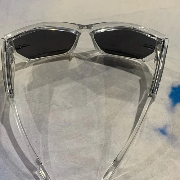 Sunglasses - Picture 3 of 4